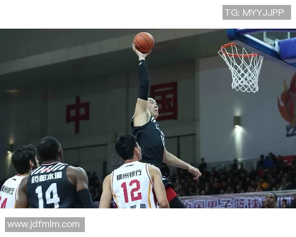 姚明面对挑战时的反应与心态分析以及对篮球事业的影响探讨