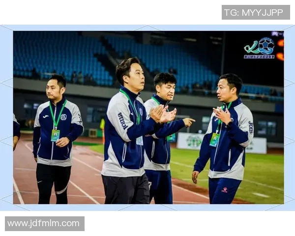 六千万个足球明星的梦想与奋斗:从草根到巅峰的传奇之路