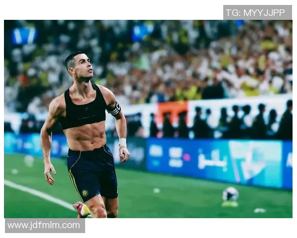 足球明星怒吼瞬间高清图片展现激情与力量的完美结合