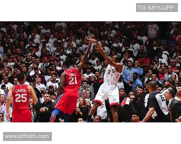 篮球明星小卡的传奇之路与赛场背后的奋斗故事